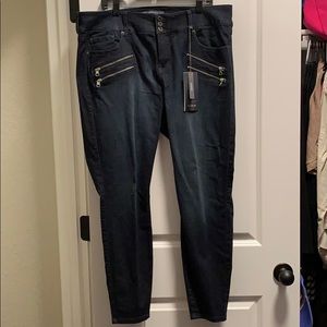 Torrid denim jegging with zippers